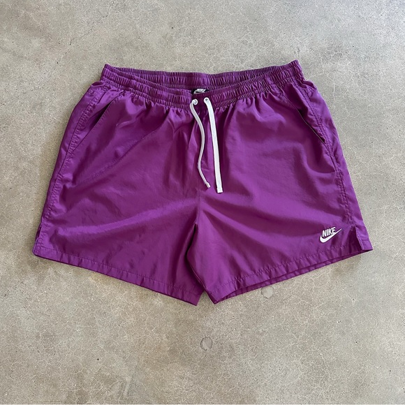 Nike Vintage Inspired Shorts - Picture 1 of 2